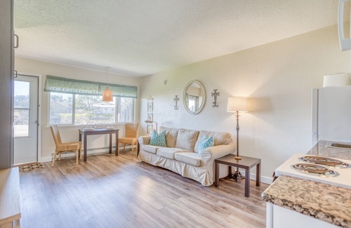 Neskowin Condo | Oceanfront Studio Condo in Neskowin Resort