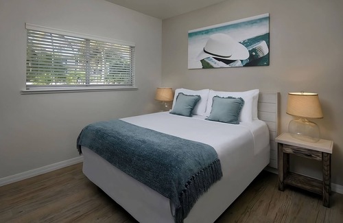 Islamorada Resort | Oceanfront Studio Queen w/Kitchenette, Pool, Free Parking & Pet Friendly