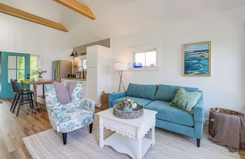 Harpswell Apartment | Oceanfront Studio w/Private Dock in Harpswell!