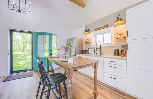 Harpswell Apartment | Oceanfront Studio w/Private Dock in Harpswell!