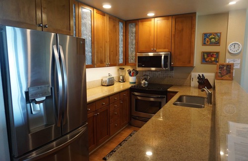 Wailua House Lots Condo | Oceanfront Top Floor Luxury Condo for 2 - Wailua Bay View 306