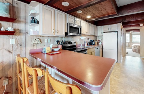 North Ocean City House | Oceanfront Townhome w/Multi-Level Decks, Great View, W/D & Beach Access