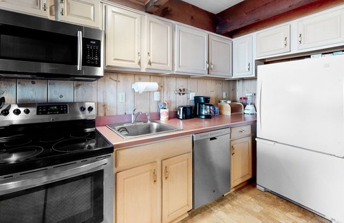 North Ocean City House | Oceanfront Townhome w/Multi-Level Decks, Great View, W/D & Beach Access