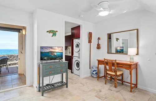 Kahaluu-Keauhou Condo | Oceanfront Townhouse! Stunning Views and Luxury Amenities!