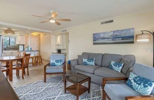 Kihei Apartment | Oceanfront updated 2 bedroom/2bath condo on 6 mile beach