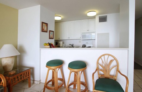 Kihei Condo | OceanFRONT, UPDATED, 4th Floor, 1BR Cali King, Non-Smoking, SHARP!