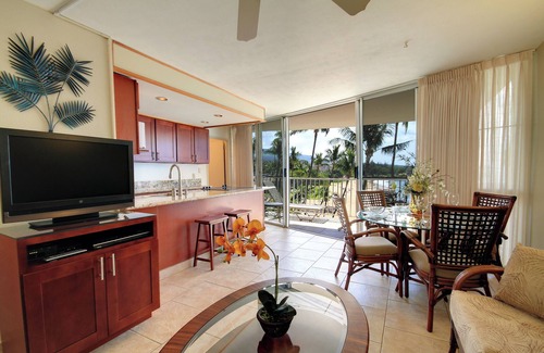 Kihei Condo | *OCEANFRONT* *UPGRADED* *STUNNING VIEW* Kamaole Nalu 506