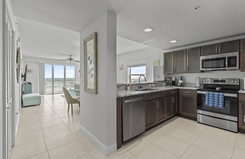 Ocean View Halifax Estates Condo | 🌊Oceanfront 4BR-Breathtaking Ocean Views-Great Amenities-Daytona Aruba 206-🌊