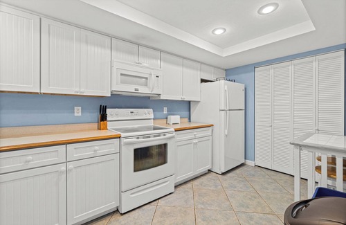 Indian Harbour Beach Condo | Oceanfront 2 bedroom/2-bathroom Condo in Indian Harbour Beach Club Unit 107