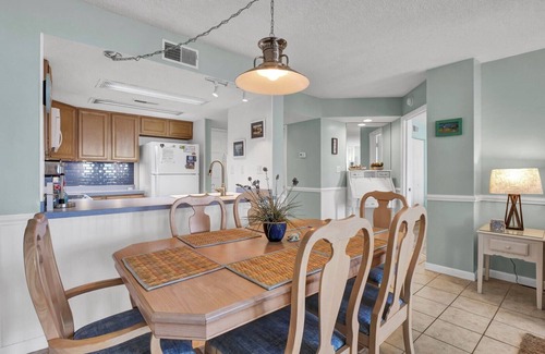 Sneads Ferry Condo | Oceanfront condo, community pool, beach access
