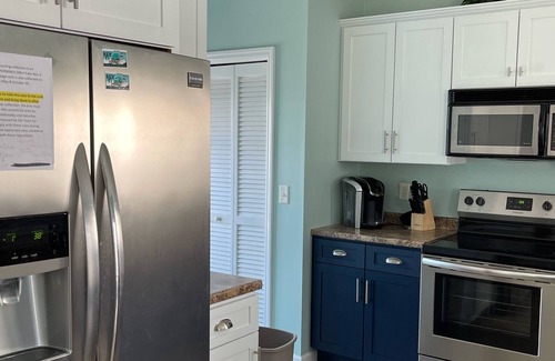 North Topsail Beach House | Oceanfront! 5 Bedroom, elevator, hot tub! Quiet street with no public parking!