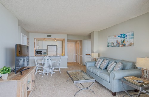 Sneads Ferry Condo | Oceanfront St. Regis gem with resort pool, fitness center, sauna & beach access