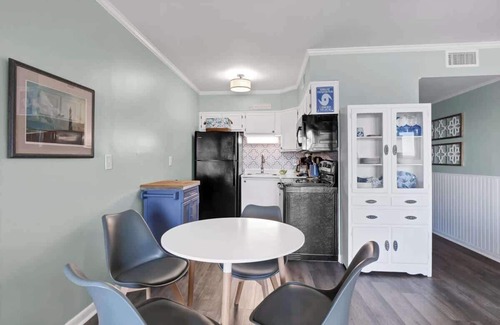 Sneads Ferry Condo | Oceanfront Condo with Pool in Topsail