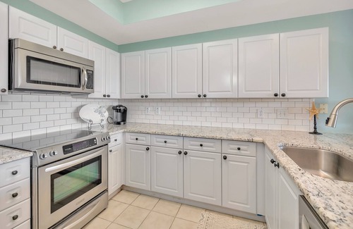 Saint Simons Island Condo | Oceanfront Condominium with pool! Plenty of Room for Family and Friends!