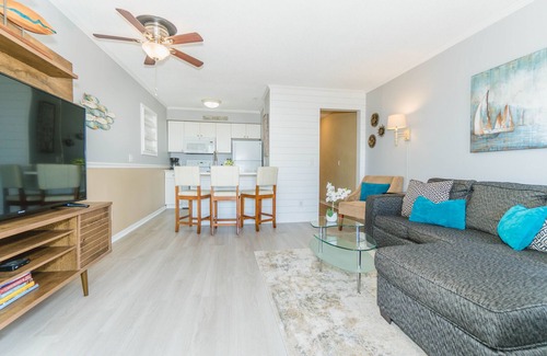 Hilton Head Island Villa | ☆Oceanfront Villa Heated Pool Walk to Coligny Plaza Tiki Bar South Forest Beach☆