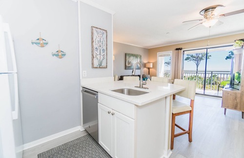 Hilton Head Island Villa | ☆Oceanfront Villa Heated Pool Walk to Coligny Plaza Tiki Bar South Forest Beach☆