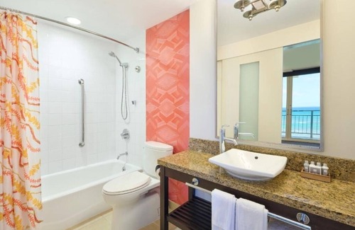 Diamond Head - Kapahulu - St. Louis Hotel | Oceanfront View Junior Suite | Kaimana Beach Hotel | Right on the Sand