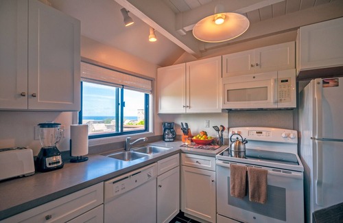 Princeville Condo | Oceanfront views all the way to the lighthouse!