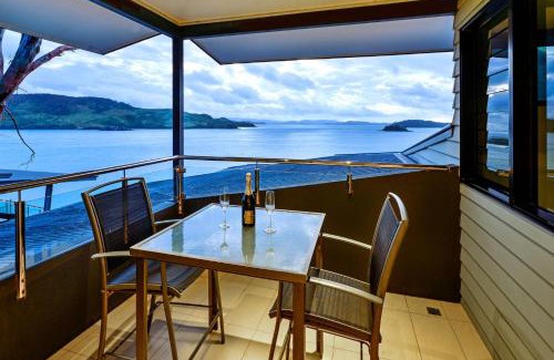 Hamilton Island Apartment | Oceanfront Villa 12 The Edge On Hamilton Island