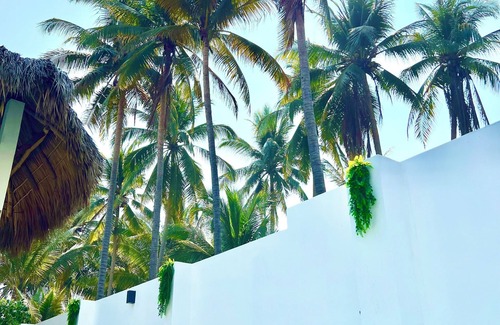San Luis Talpa Villa | Oceanfront Villa in Amatecampo Beach