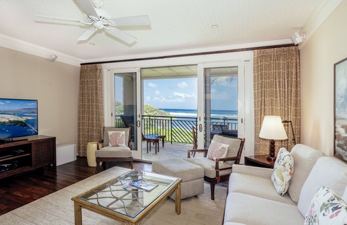 Kahuku Condo | Oceanfront Villa w/Shared Pool/Spa & AC: Turtle Bay Villas 216