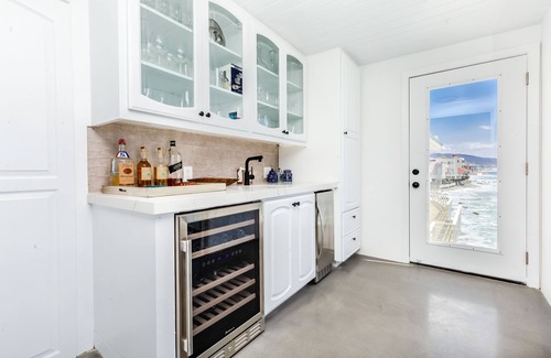 Eastern Malibu House | Oceanfront w/Heated Pool & Hot Tub, Parking, Private Beach Stairs, Fully Stocked