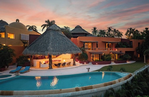 Santa Maria Huatulco Villa | Oceanfront W/Beach Access in Gated Neighbourhood
