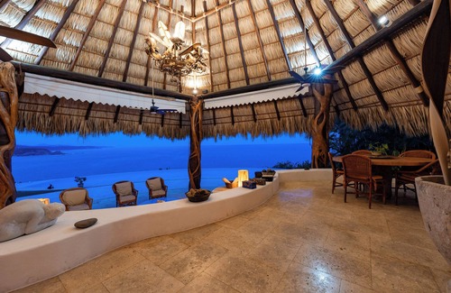 Santa Maria Huatulco Villa | Oceanfront W/Beach Access in Gated Neighbourhood