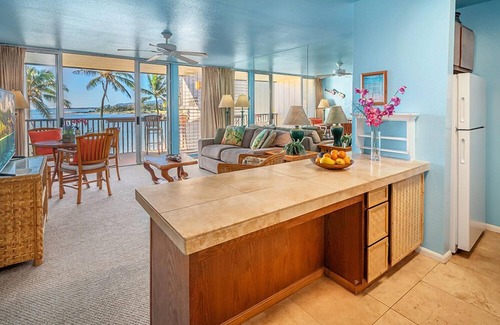 Wailua House Lots Condo | Oceanfront Wailua Bayview 203