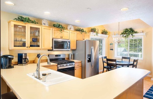 Depoe Bay Condo | Oceanfront, Whale Watching, Pool | Nautical Breeze