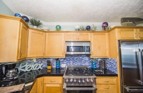 Depoe Bay Condo | Oceanfront, Whales & Hot Tub - The Pointe