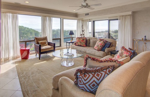 Isle of Palms Villa | Oceanfront Wild Dunes condo w/ stunning views & shared pool/hot tub!
