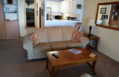Historic Kailua Village Condo | Oceanfront with Endless Ocean View, Gorgeous sunsets, WiFi, and King Bed