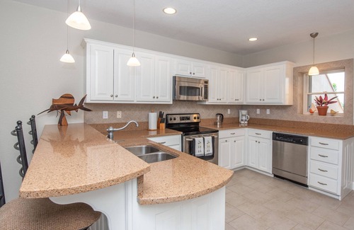 San Pedro Condo | Oceanfront with Incredible Views and Free use of Kayaks- Oceanaire 6