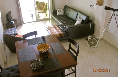 Canoa Condo | Oceanfront with Pool Getaway, 3.5km S. of Canoa.