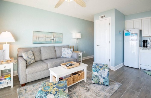 Carolina Beach Condo | Oceanfront with Pool - New Flooring - New Furniture