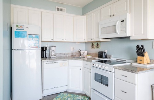Carolina Beach Condo | Oceanfront with Pool - New Flooring - New Furniture