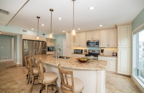 Redington Shores Villa | OceanfrontVilla/Pool/HotTub/8bedroom