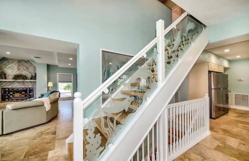 Redington Shores Villa | OceanfrontVilla/Pool/HotTub/8bedroom