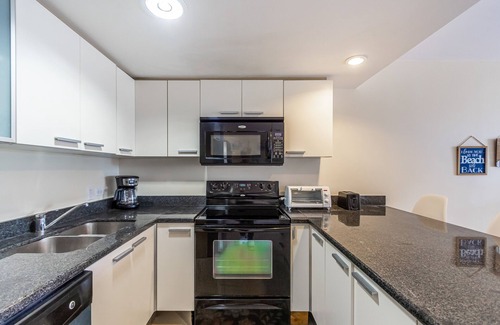 Oranjestad-West Condo | Oceania☀️ Great for Families! Steps from the Beach, Pool and Grocery store…
