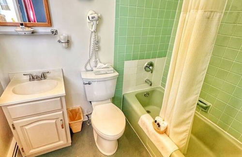 Manchester Center Hotel | Oceans 8 minutes to Manchester Vermont