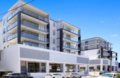 Terrigal Apartment | OCEANS EDGE #19 | Short walk to beach , shops and cafes | Accom Holidays
