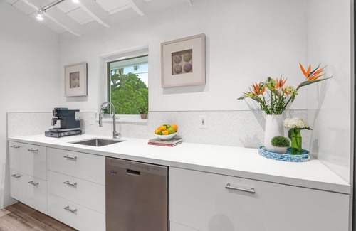 Ocean Ridge House | Oceans Paradise~ Private beach~ Heated pool ~Bikes