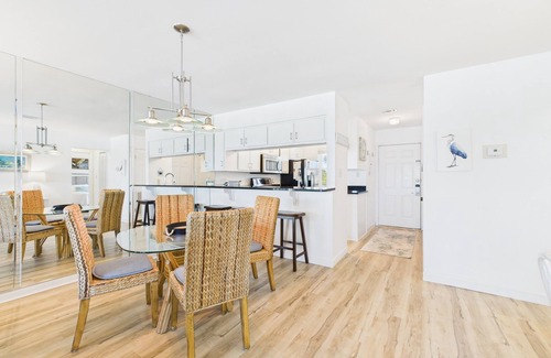 Sunnyside Condo | "Oceans Sunset" #10-Sleeps 7-Ocean Views