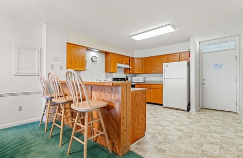 Kill Devil Hills Condo | Oceanside 2 Bedroom Condo at Golden Strand D1