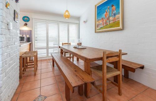 Boomerang Beach Apartment | Oceanside 20 Sapphire