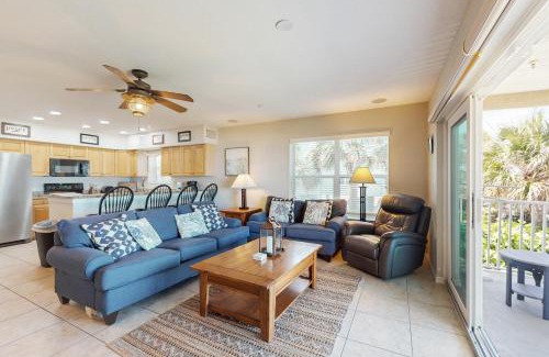 Independence Square Apartment | Oceanside 201