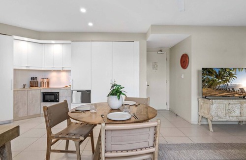 Cairns North Apartment | Oceanside at 201 Lake Street- Stylish Urban Retreat: Prime Location Steps from the Esplanade!