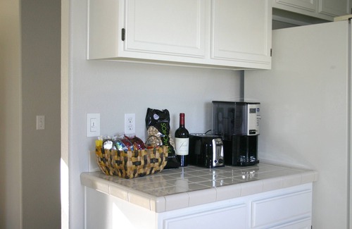 Townsite Condo | Oceanside Beach Condo. Walk to Beach!