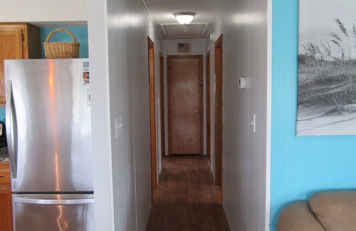 Kill Devil Hills House | Oceanside! Bright Beachy 3 BDRM Hot Tub Dog Friendly Walk to Beach WIFI